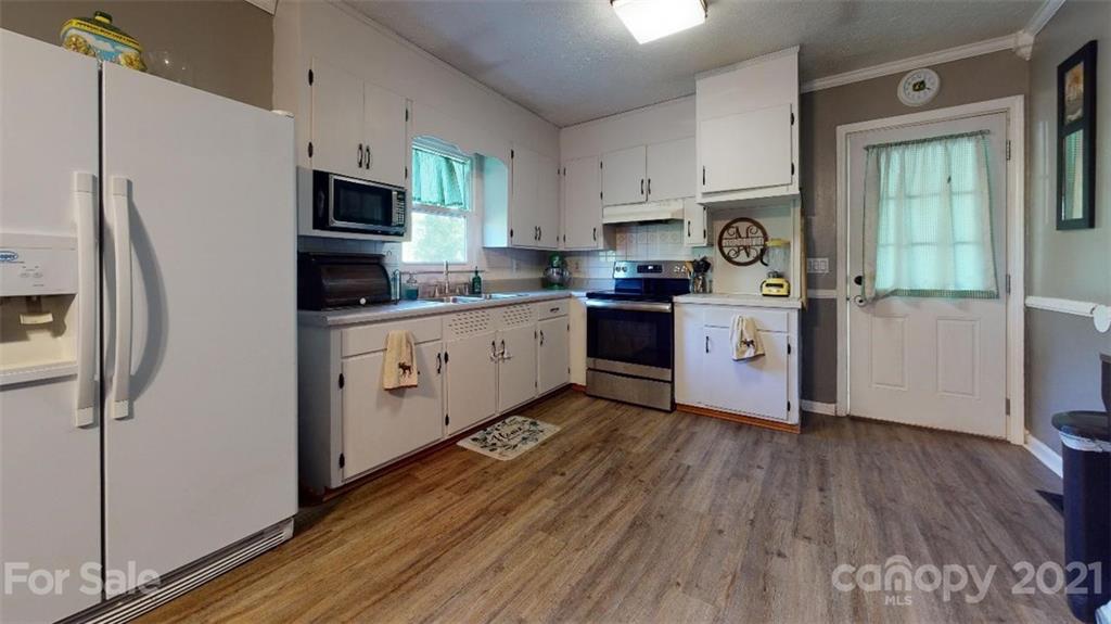 280 Griggs Road Old Fort, NC 28762 - Photo 3 of 30 Gallery Image 3