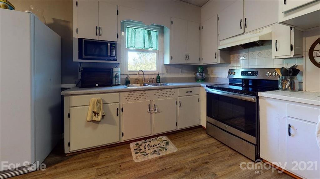 280 Griggs Road Old Fort, NC 28762 - Photo 4 of 30 Gallery Image 4