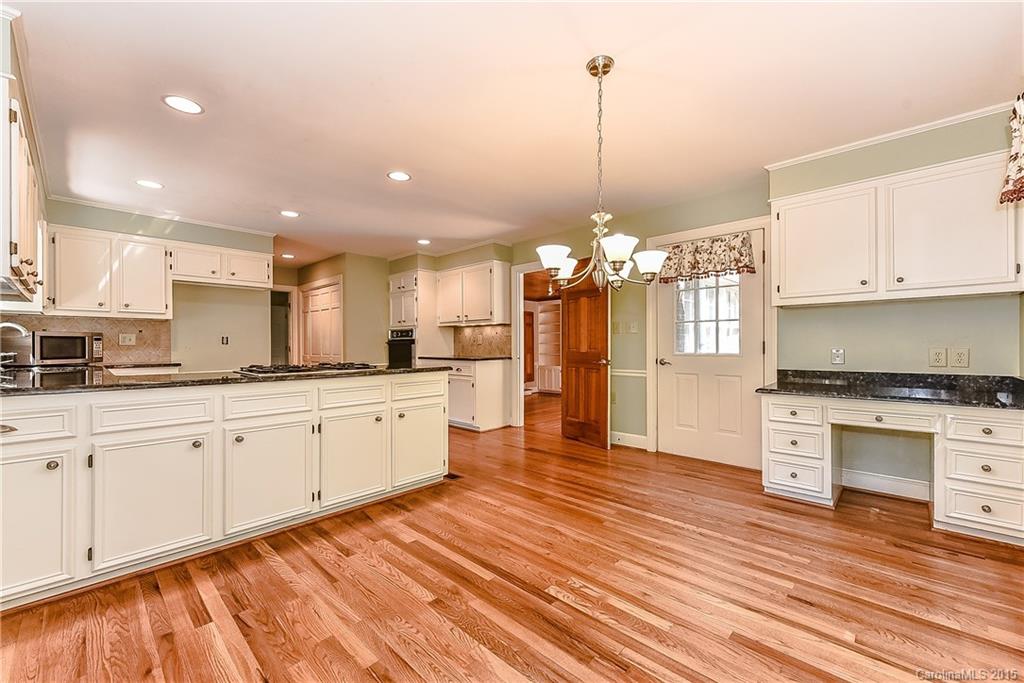 405 Pine Road Davidson, NC 28036 - Photo 12 of 24 Gallery Image 12