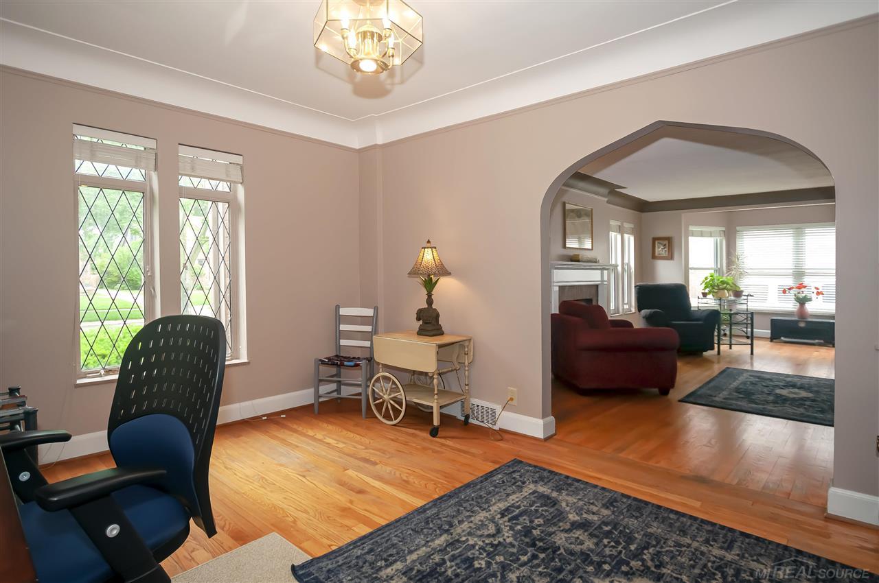811 Lincoln Road Grosse Pointe, MI 48230 - Photo 11 of 43 50077595-10.JPG
