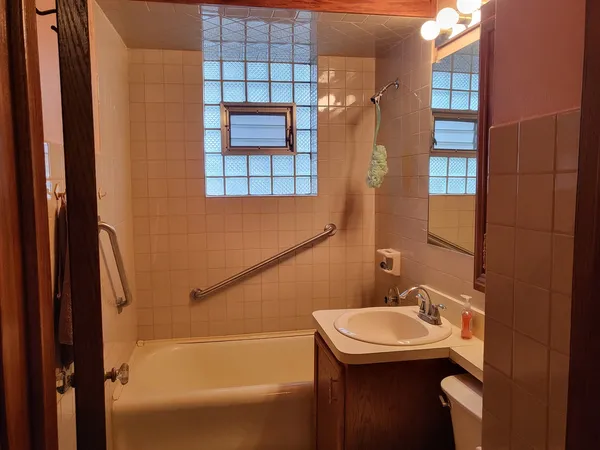 $299,000 | 1922 Wisconsin Avenue, Berwyn, IL 60402
