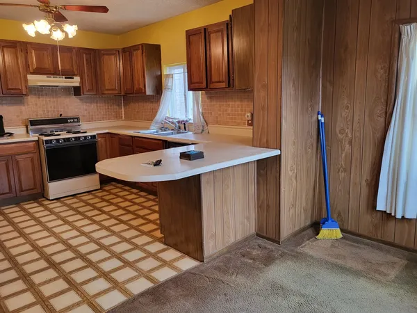 $299,000 | 1922 Wisconsin Avenue, Berwyn, IL 60402