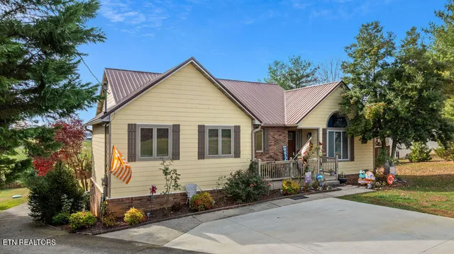 $457,500 | 1266 Sunrise Drive, Sevierville, TN 37862