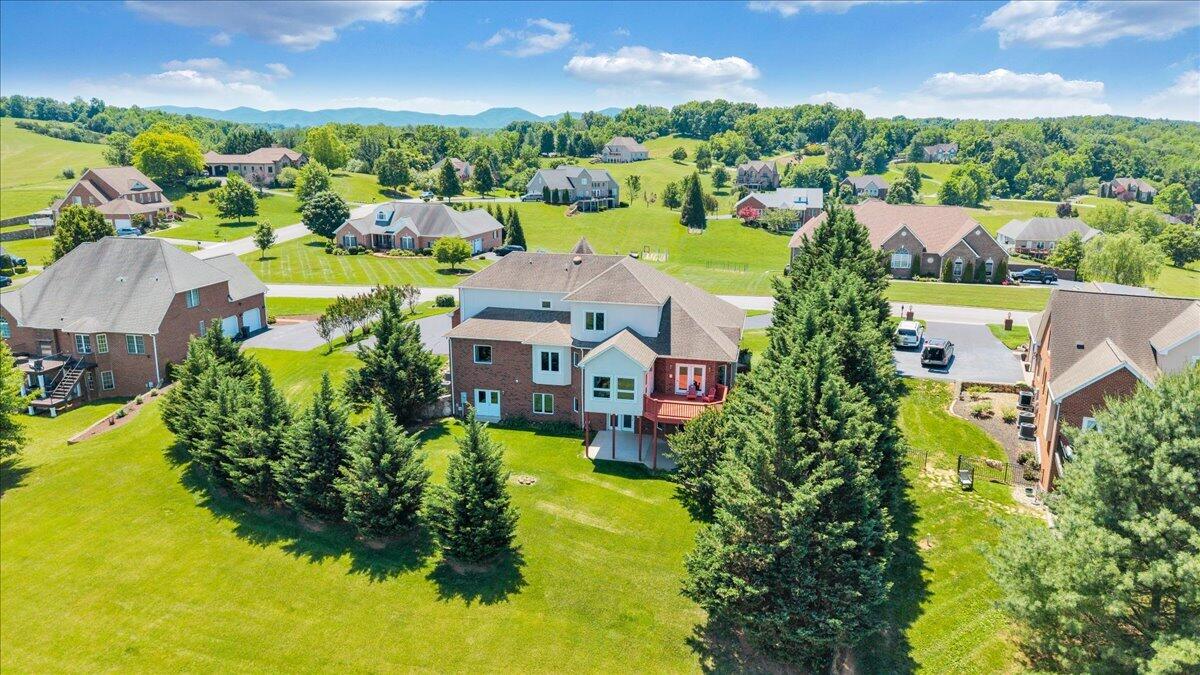 625 Frontier Way Fincastle, VA 24090 - Photo 91 of 105 091-DJI_20260529122428_0303_D