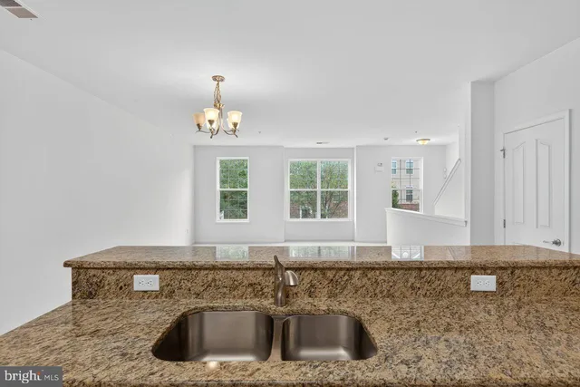 $3,000 | 178 Creekside Way, Burlington, NJ 08016