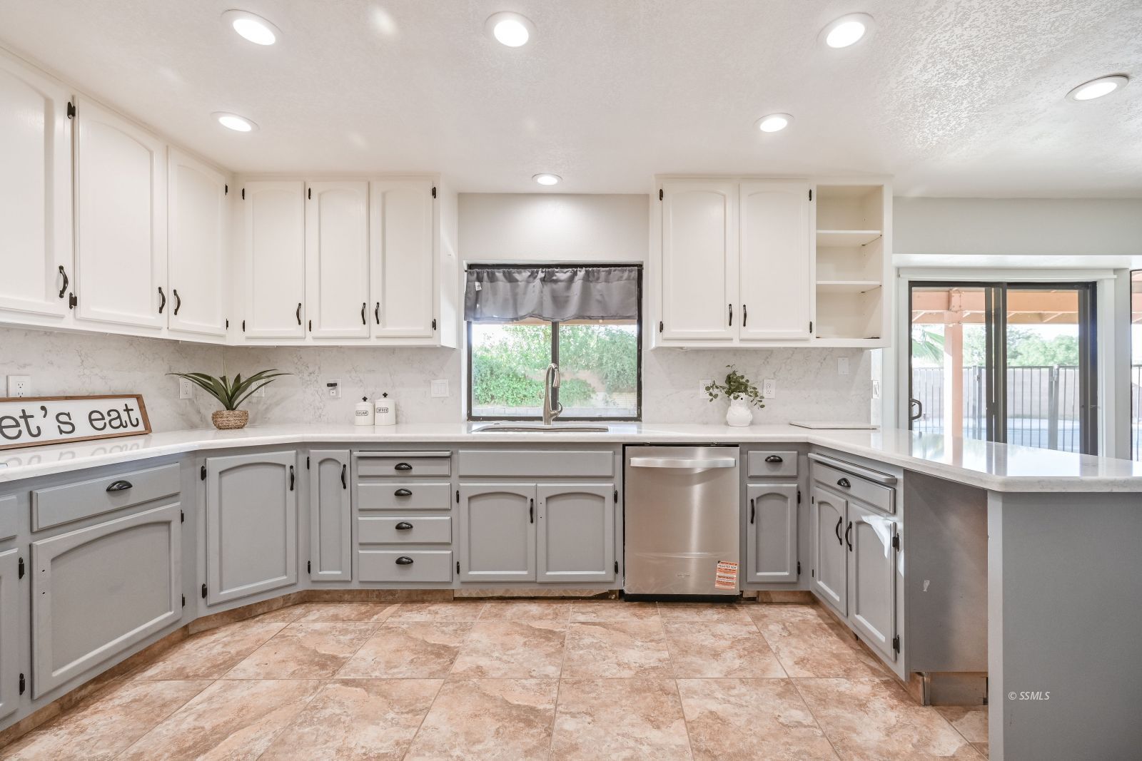 928 Hermosa Avenue Ridgecrest, CA 93555 - Photo 5 of 50