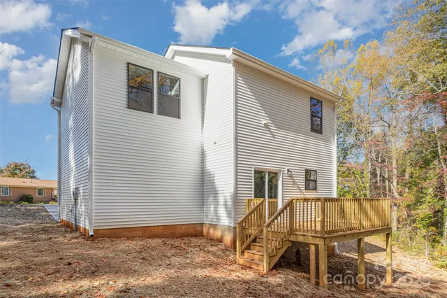 $302,000 | 604 6th St Court Northwest, Conover, NC 28613