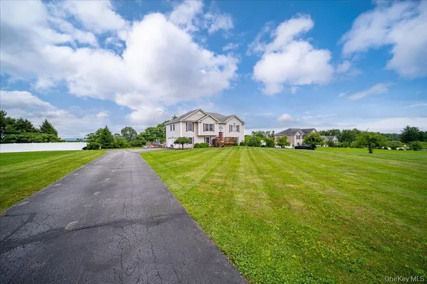$579,900 | 5 Sunrise Drive, Milton, NY 12547