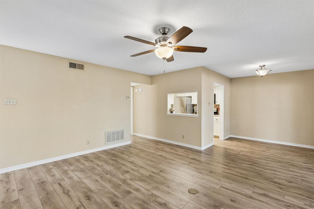 1121 Signal Ridge Place Rockwall, TX 75032 - Photo 7 of 26 Looking towards the kitchen