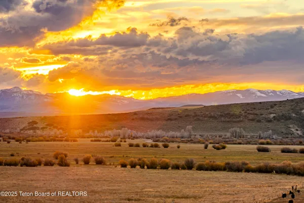 $499,900 | 4 Highway 191/40 Rod Pinedale Wy, Daniel, WY 83115