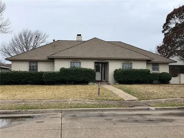 $2,400 | 613 Trail View Lane, Garland, TX 75043