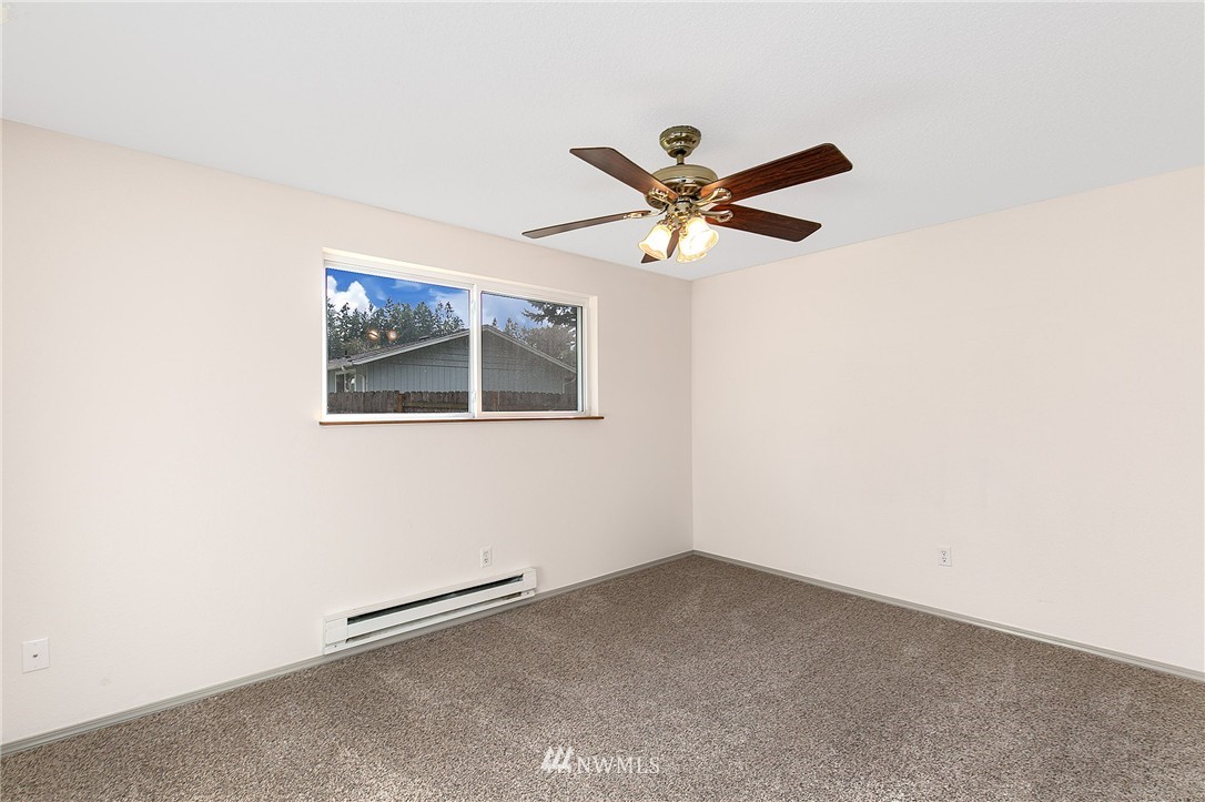 3329 193rd Place Southeast Bothell, WA 98012 - Photo 4 of 21 Gallery Image 4