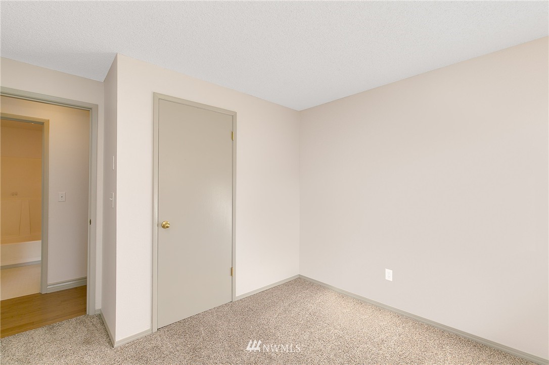 3329 193rd Place Southeast Bothell, WA 98012 - Photo 10 of 21 Gallery Image 10