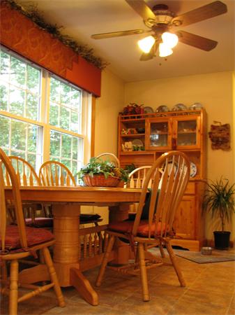 409 Springdale Road Westfield, MA 01085 - Photo 4 of 20 Gallery Image 4