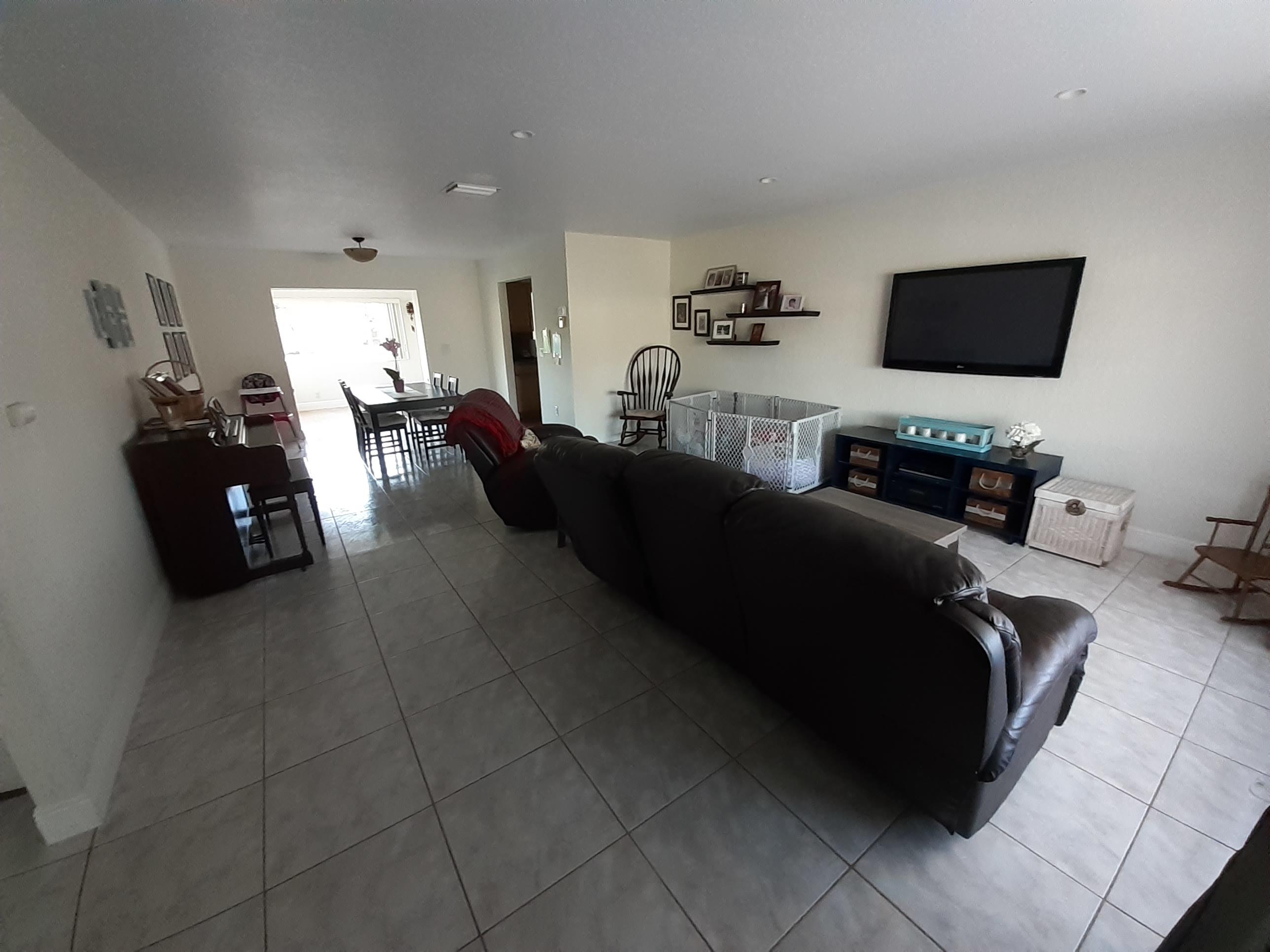 9266 Southwest 2nd Street Boca Raton, FL 33428 - Photo 3 of 21 Living