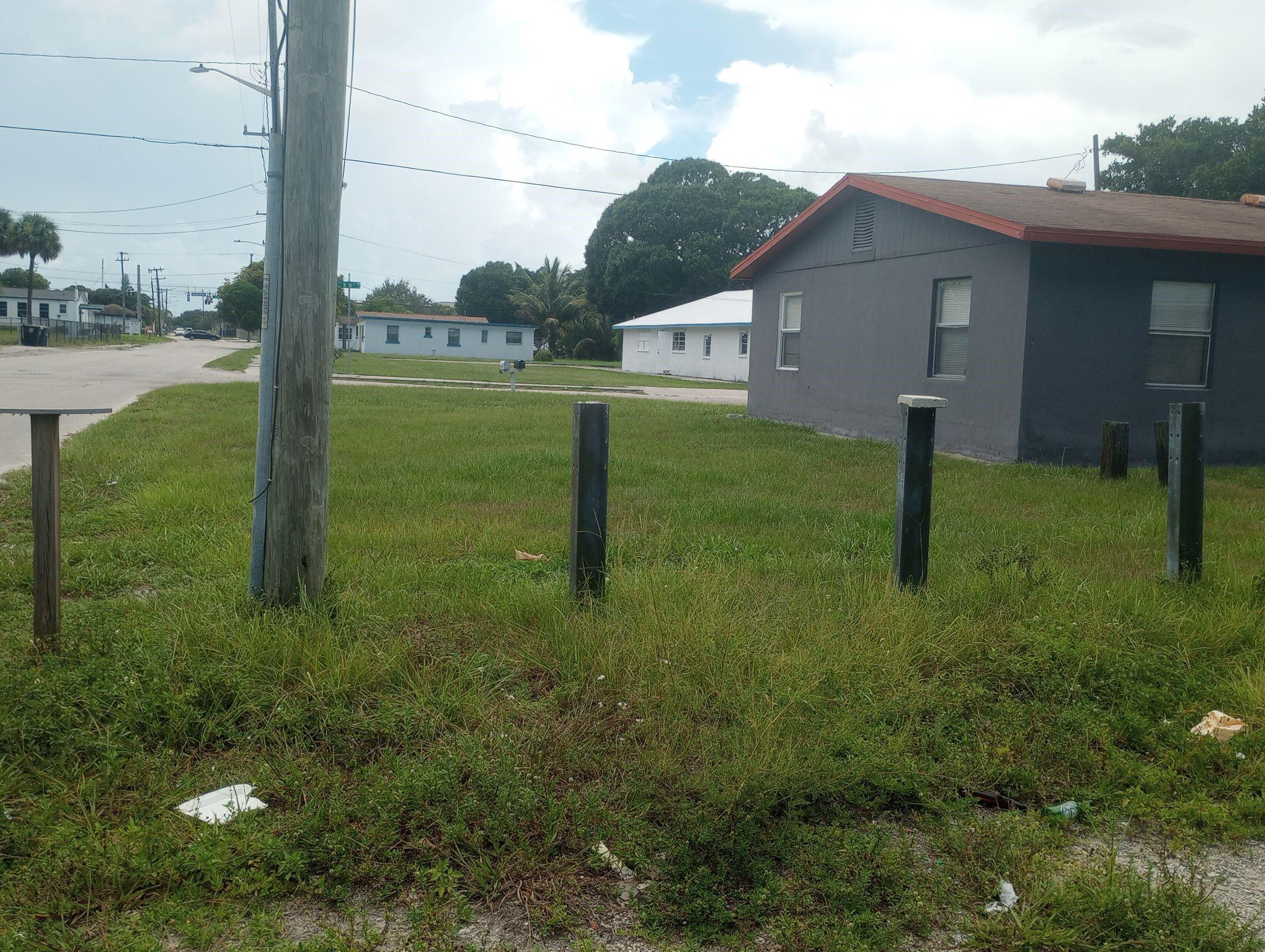 1002 North 16th Street Fort Pierce, FL 34950 - Photo 3 of 4 Photo 3