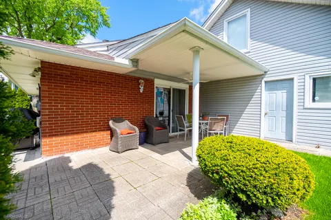 $595,000 | 1720 North Chestnut Avenue, Arlington Heights, IL 60004
