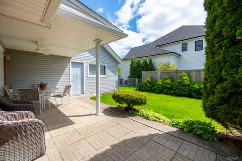 $595,000 | 1720 North Chestnut Avenue, Arlington Heights, IL 60004