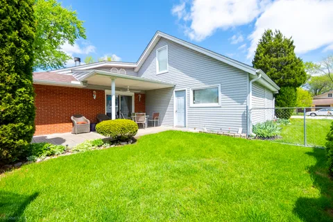 $595,000 | 1720 North Chestnut Avenue, Arlington Heights, IL 60004