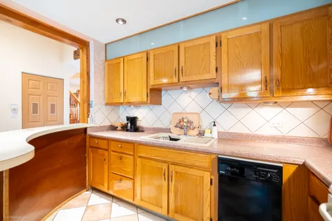 $595,000 | 1720 North Chestnut Avenue, Arlington Heights, IL 60004