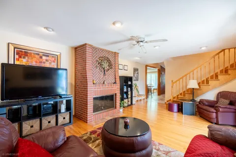$595,000 | 1720 North Chestnut Avenue, Arlington Heights, IL 60004