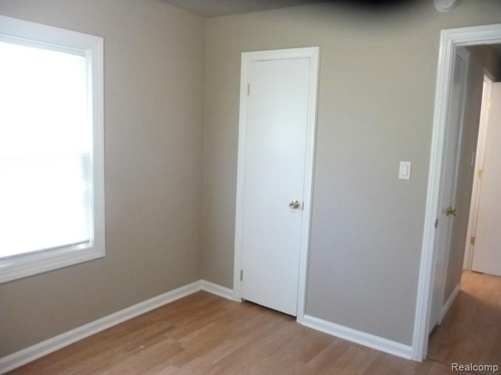 26512 Lenox Avenue Madison Heights, MI 48071 - Photo 3 of 15