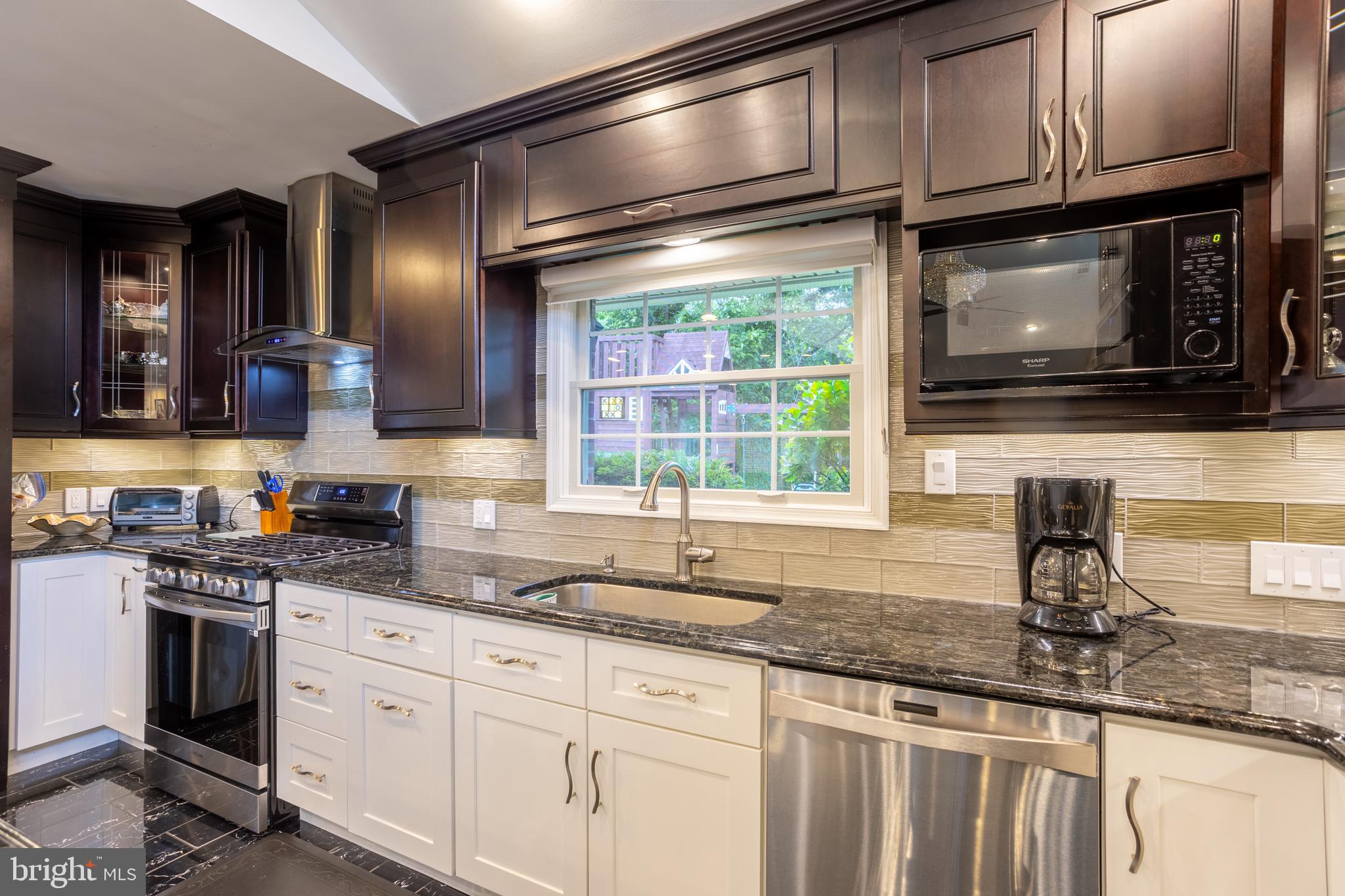 7908 Ivy Lane Baltimore, MD 21208 - Photo 19 of 90