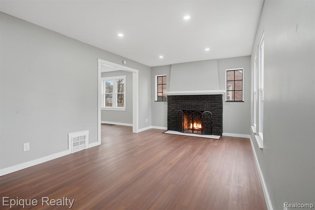 9991 Robson Street Detroit, MI 48227 - Photo 4 of 30