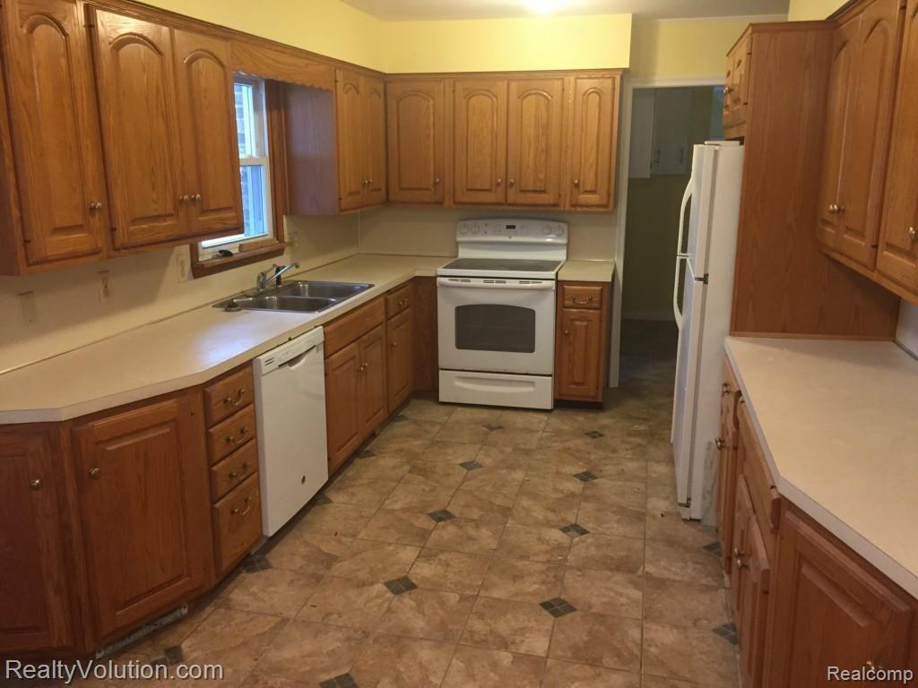 1815 Farnsworth Road Lapeer, MI 48446 - Photo 2 of 22