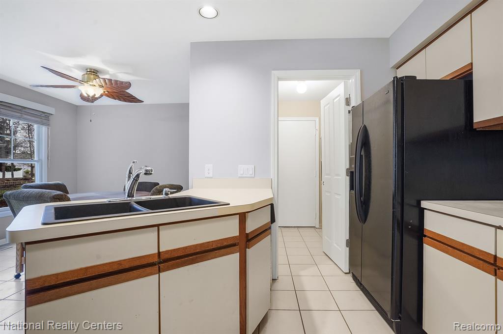 23085 Farmington Road Farmington, MI 48336 - Photo 14 of 31 Gallery Image 14