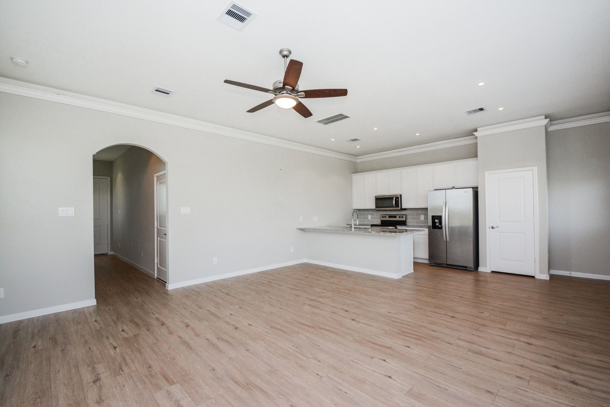 19310 Sparrow Trail Rosharon, TX 77583 - Photo 6 of 40 Gallery Image 6
