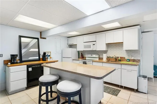 $3,150,000 | 90 Northwest Alice Street, Jensen Beach, FL 34957