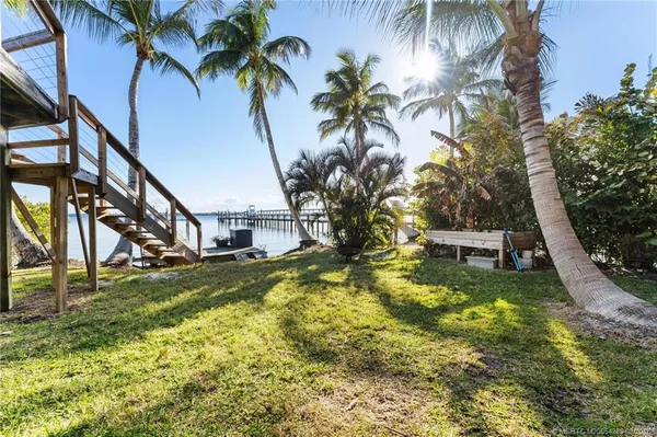 $3,150,000 | 90 Northwest Alice Street, Jensen Beach, FL 34957