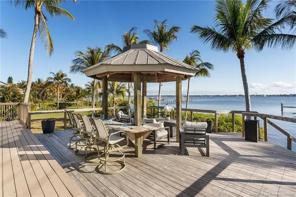 $3,150,000 | 90 Northwest Alice Street, Jensen Beach, FL 34957