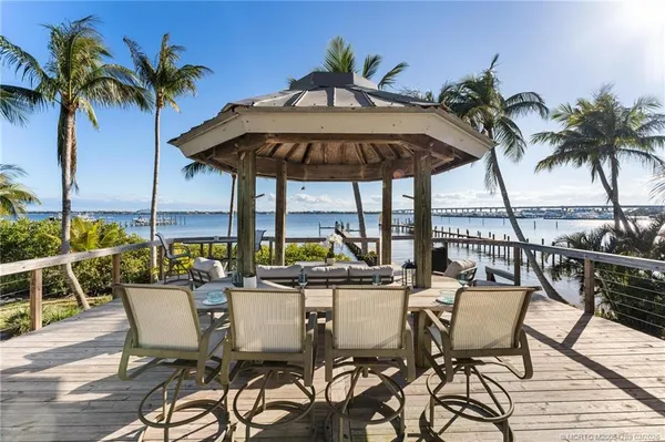$3,150,000 | 90 Northwest Alice Street, Jensen Beach, FL 34957