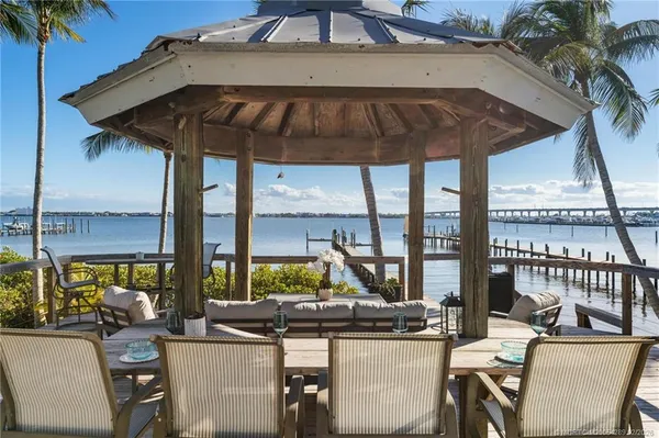 $3,150,000 | 90 Northwest Alice Street, Jensen Beach, FL 34957