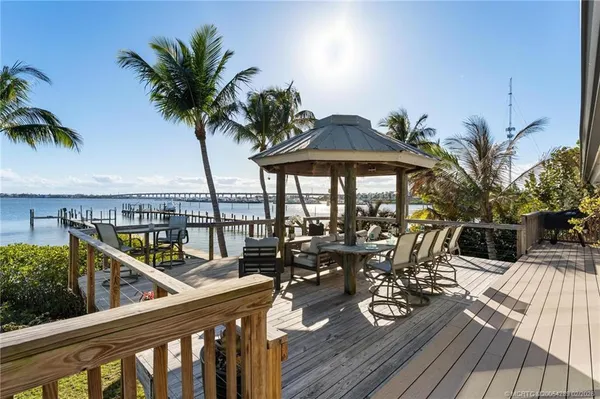 $3,150,000 | 90 Northwest Alice Street, Jensen Beach, FL 34957