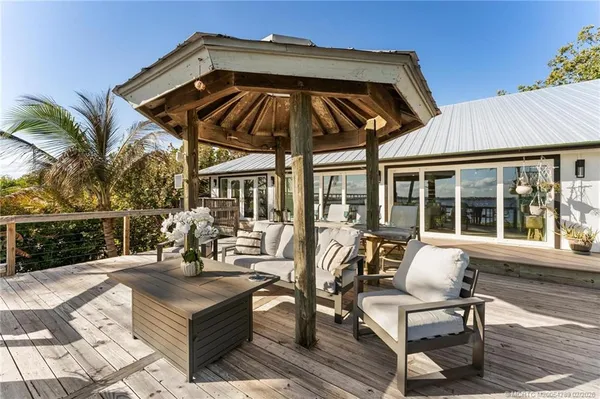$3,150,000 | 90 Northwest Alice Street, Jensen Beach, FL 34957