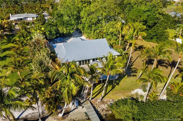 $3,150,000 | 90 Northwest Alice Street, Jensen Beach, FL 34957