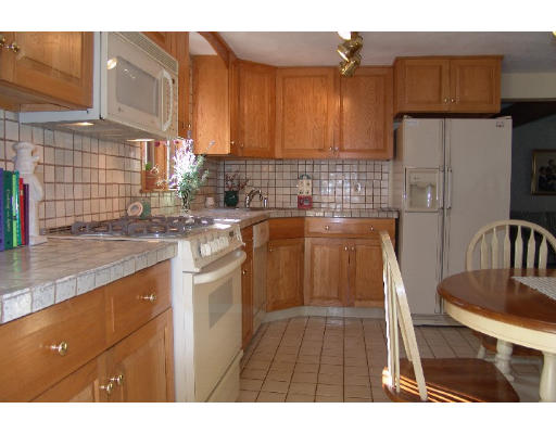 24 Woodlock Road Hingham, MA 02043 - Photo 4 of 15 Gallery Image 4