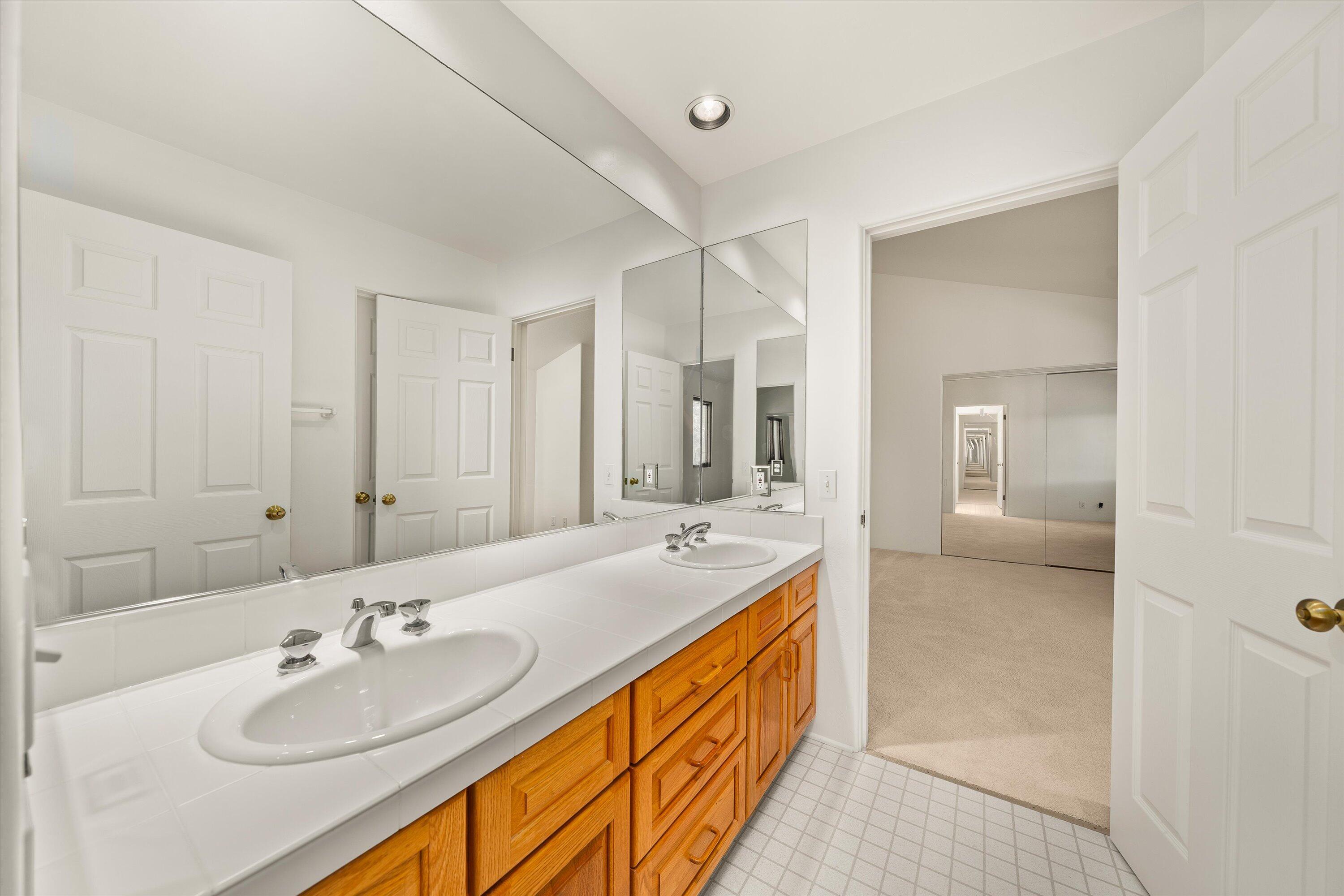 5900 La Goleta Road Goleta, CA 93117 - Photo 27 of 33 jack and jill bath