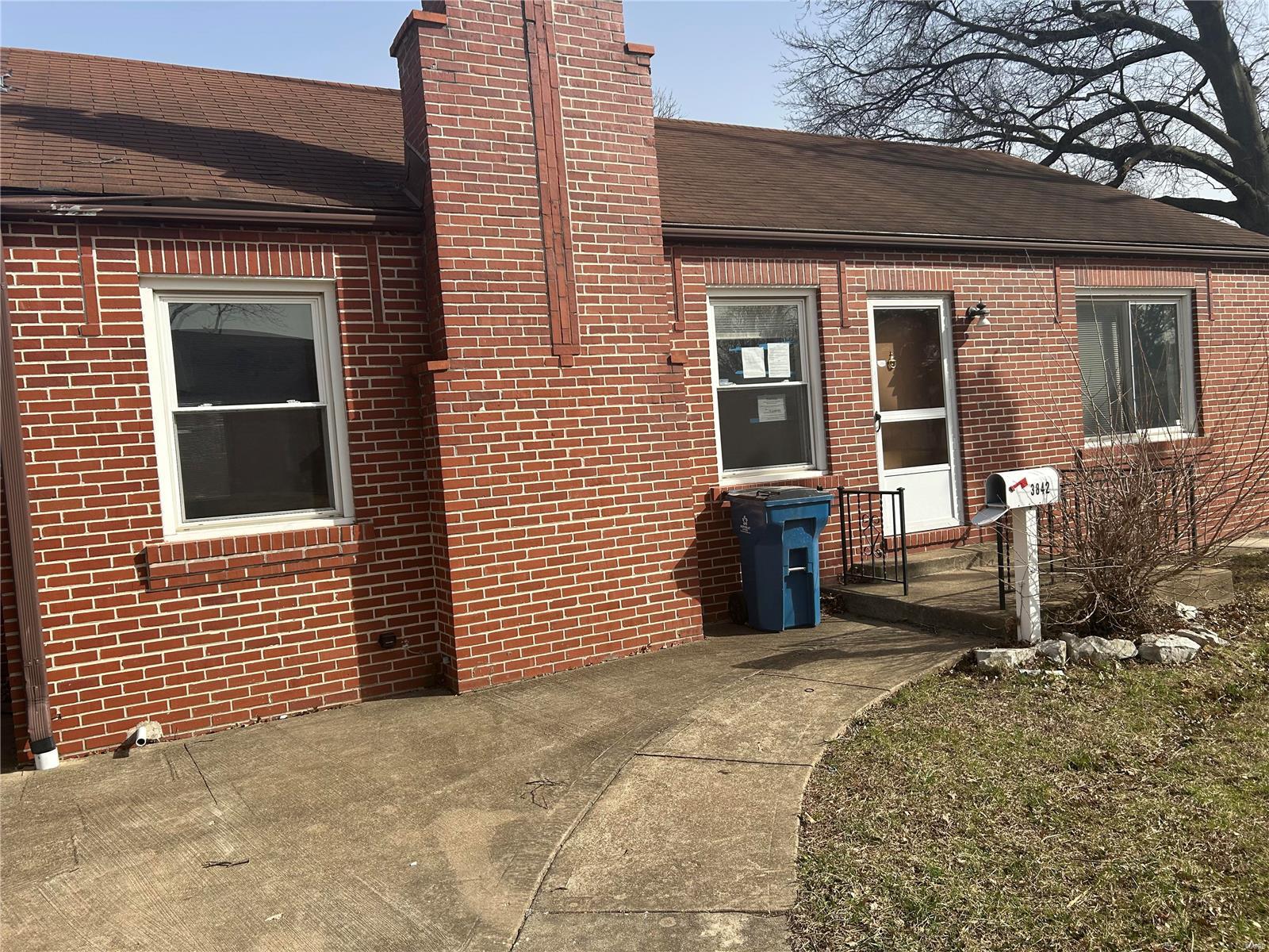 3842 Brown Road Berkeley, MO 63134 - Photo 1 of 17 Gallery Image 1
