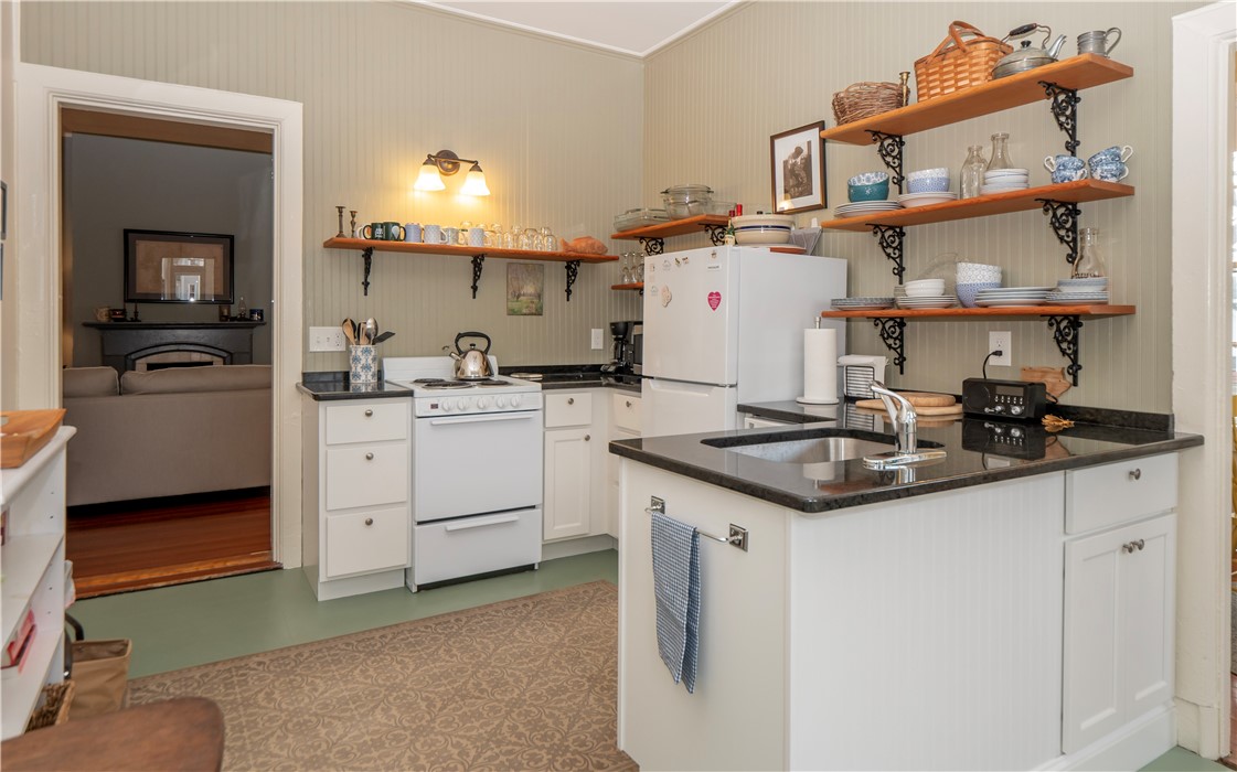 569 Spring Street, Unit 1N Newport, RI 02840 - Photo 12 of 37