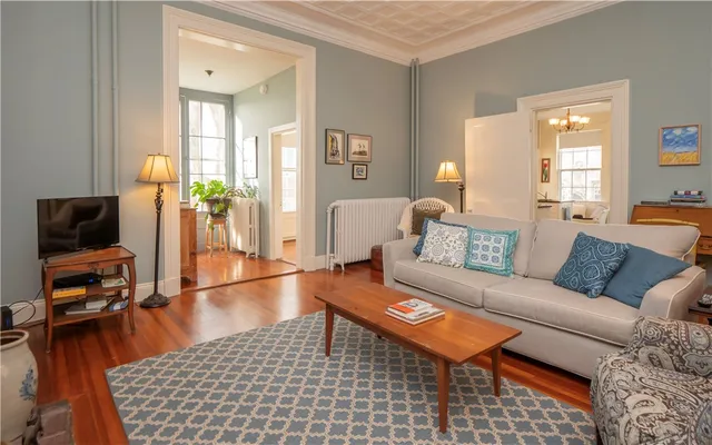 $2,600 | 569 Spring Street, Unit 1N, Newport, RI 02840