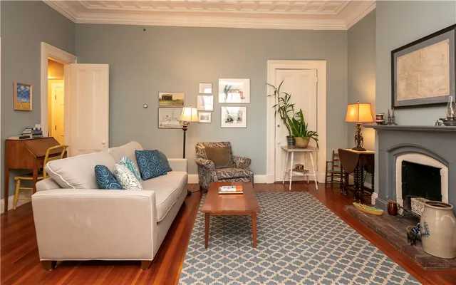 $2,600 | 569 Spring Street, Unit 1N, Newport, RI 02840