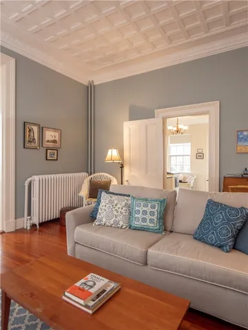 $2,600 | 569 Spring Street, Unit 1N, Newport, RI 02840