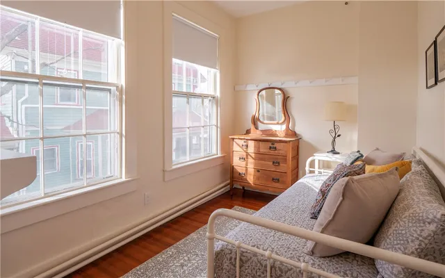 $2,600 | 569 Spring Street, Unit 1N, Newport, RI 02840