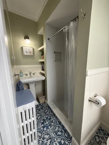 $2,600 | 569 Spring Street, Unit 1N, Newport, RI 02840