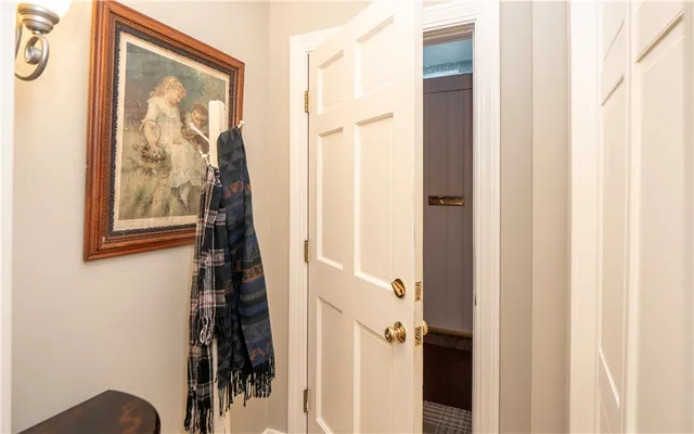 $2,600 | 569 Spring Street, Unit 1N, Newport, RI 02840