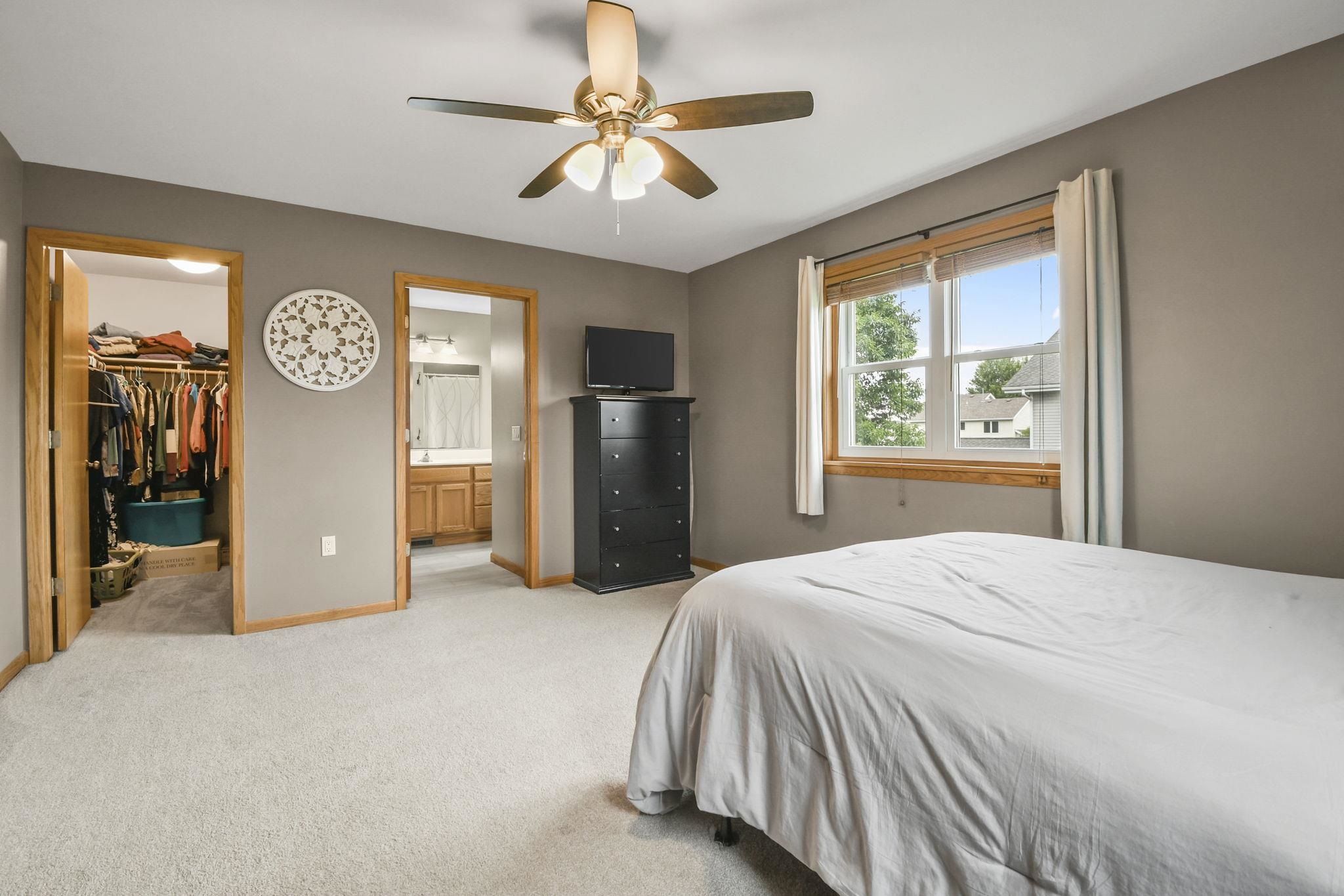 805 Violet Lane Oregon, WI 53575 - Photo 19 of 47